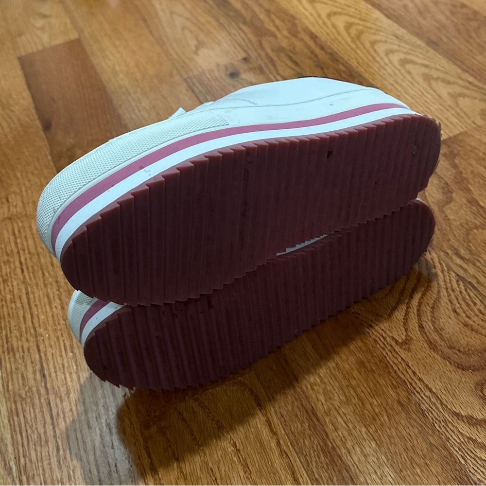 Marc Jacobs White and Pink Platform Sneakers with Classic Design - Picture 6 of 7